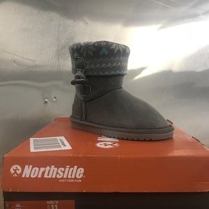 Children winter boots by Northside.